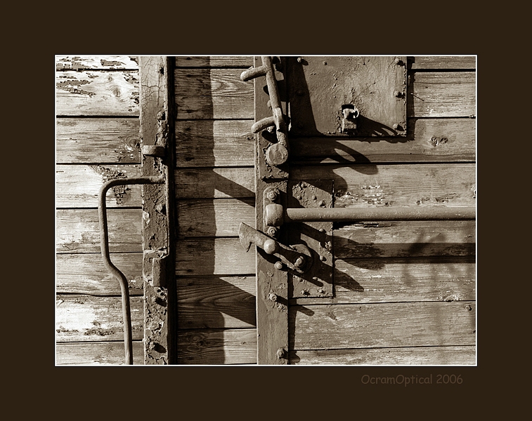 Achter gesloten deuren.jpg